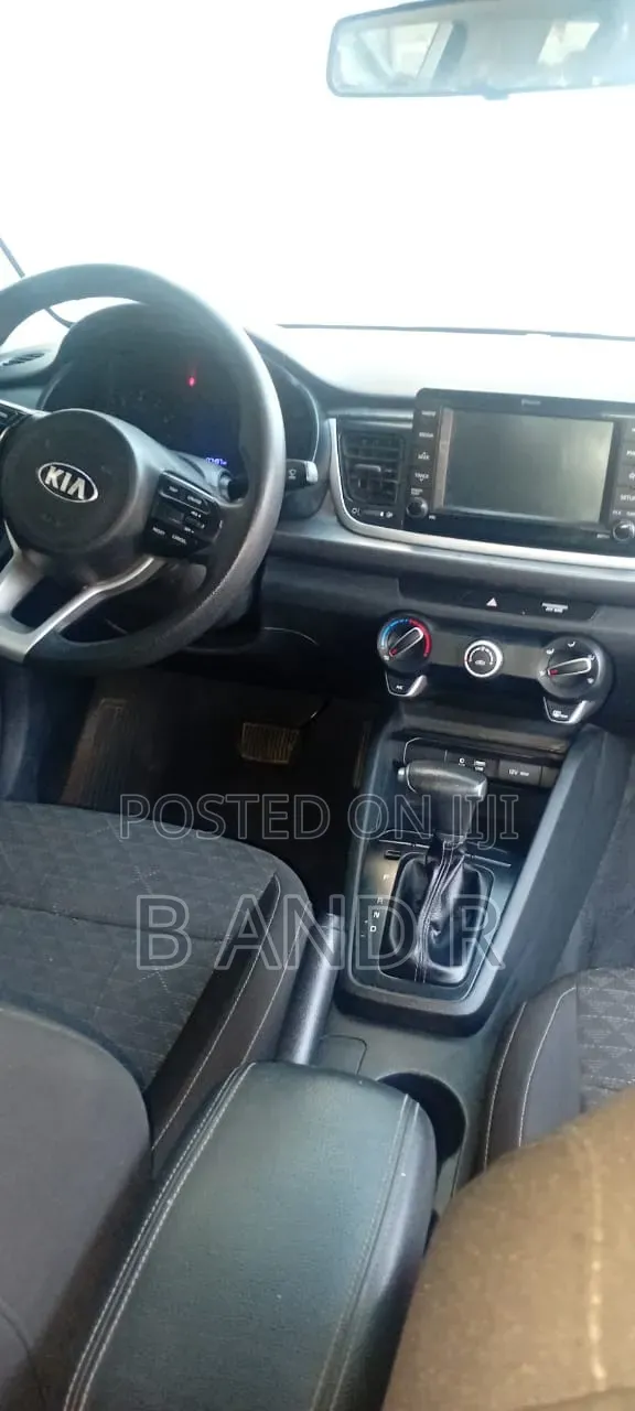 Kia Rio S Sedan 2019 Silver
