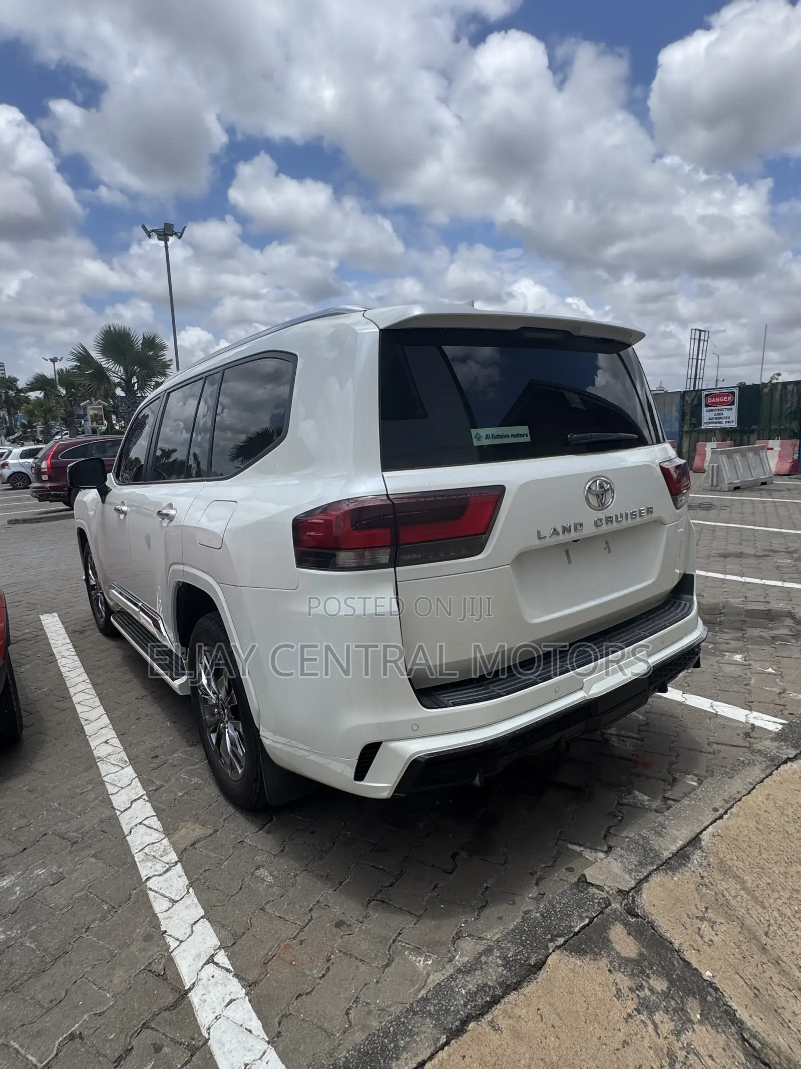 New Toyota Land Cruiser LC300 2024 White