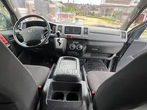 Toyota HiAce 2012 Black
