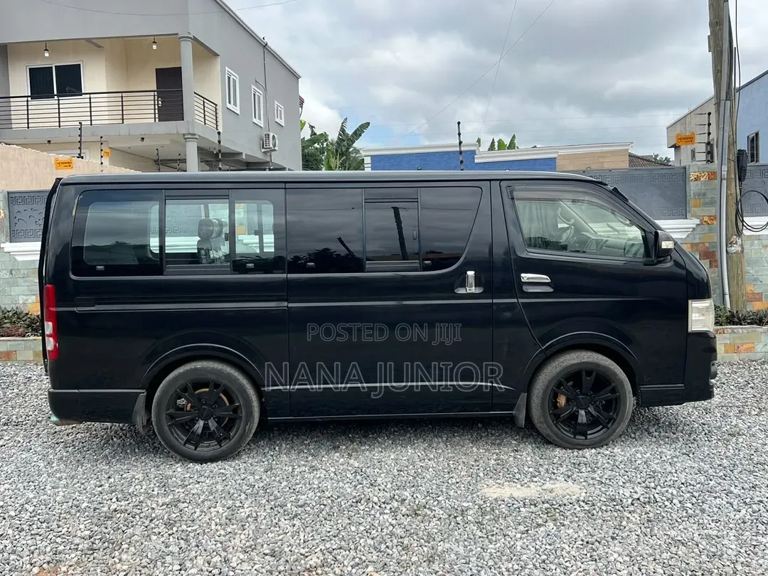 Toyota HiAce 2012 Black