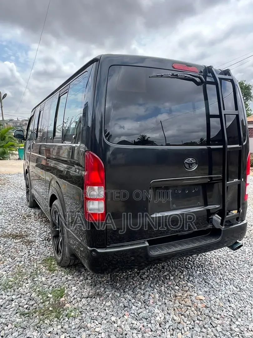 Toyota HiAce 2012 Black