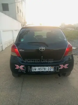 Toyota Vitz 1.3 FWD 3dr 2010 Black