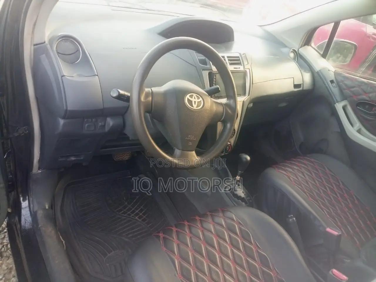 Toyota Vitz 1.3 FWD 3dr 2010 Black
