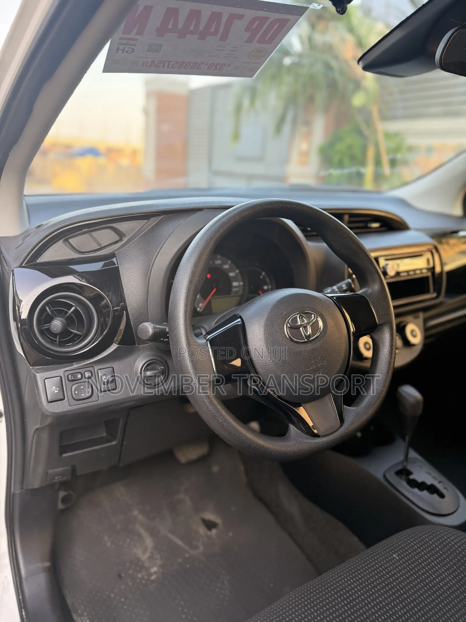 Toyota Vitz 1.3 AWD 5dr 2017 White