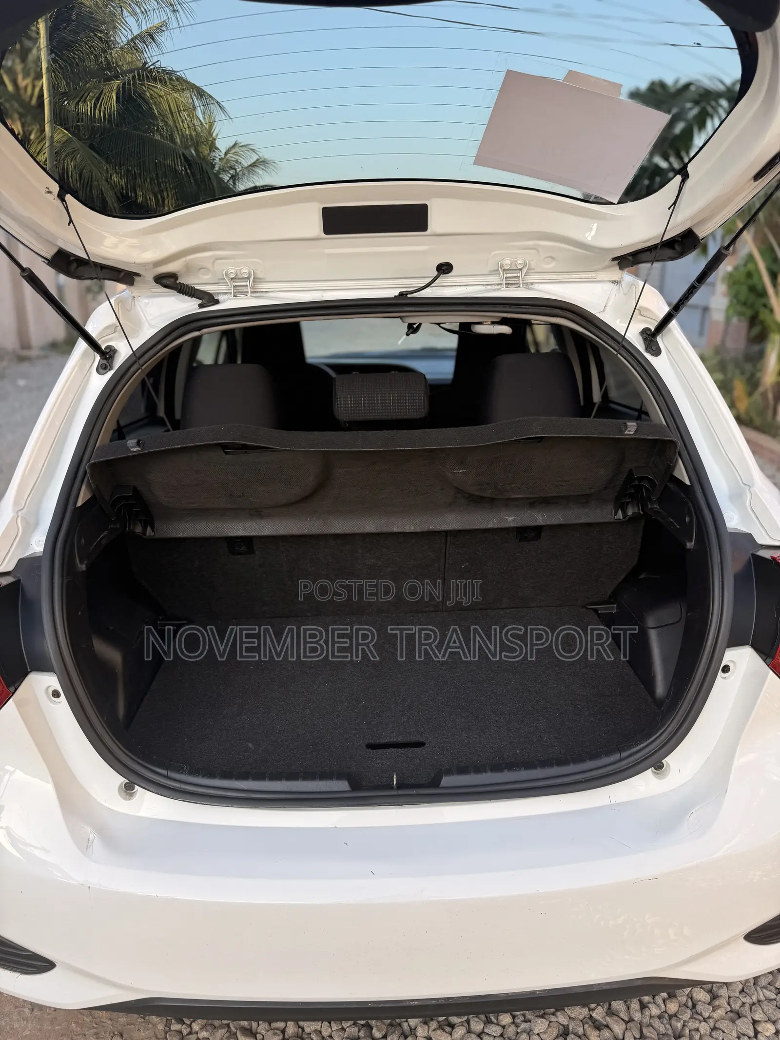 Toyota Vitz 1.3 AWD 5dr 2017 White