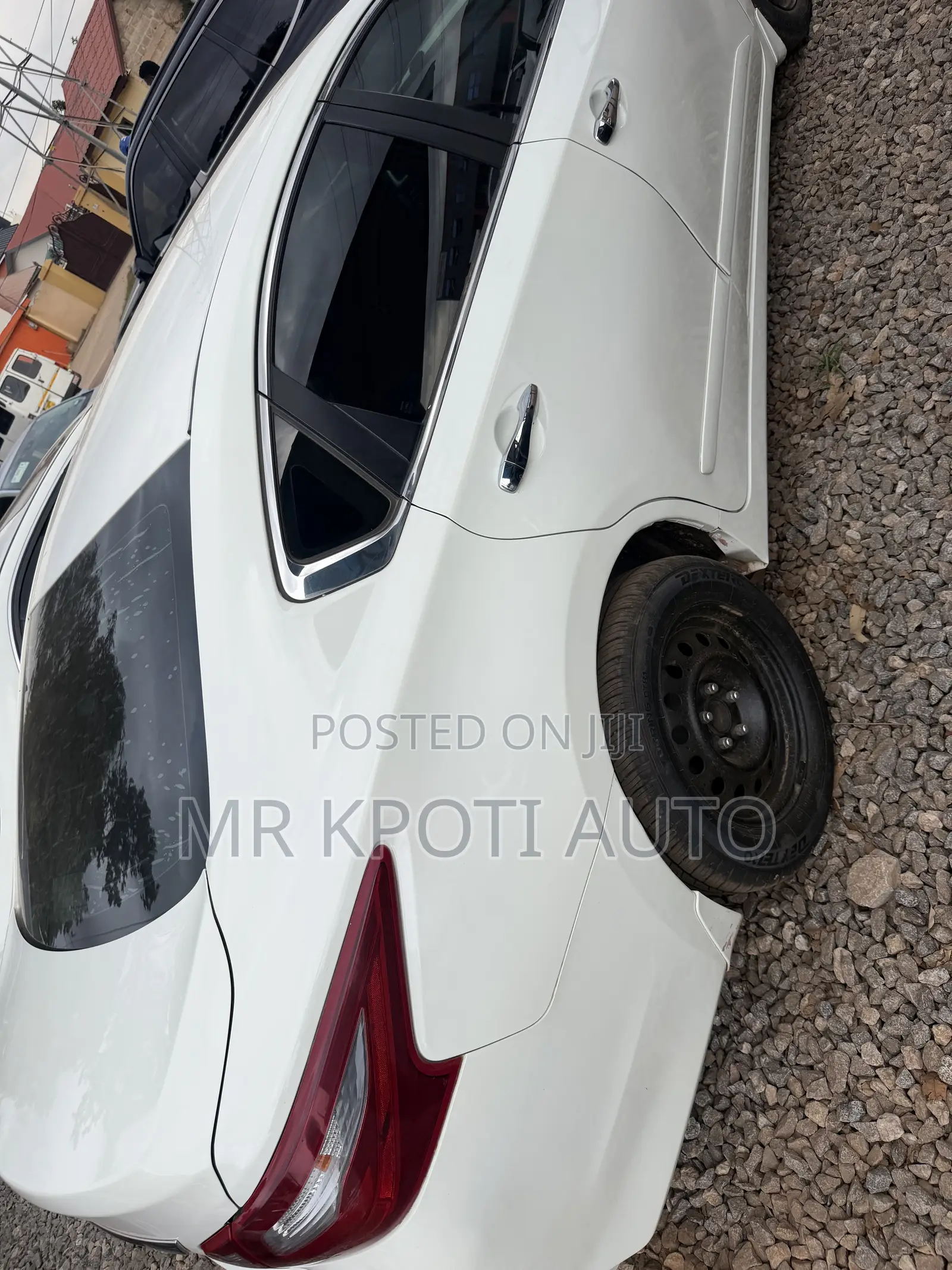 Nissan Altima 2018 White