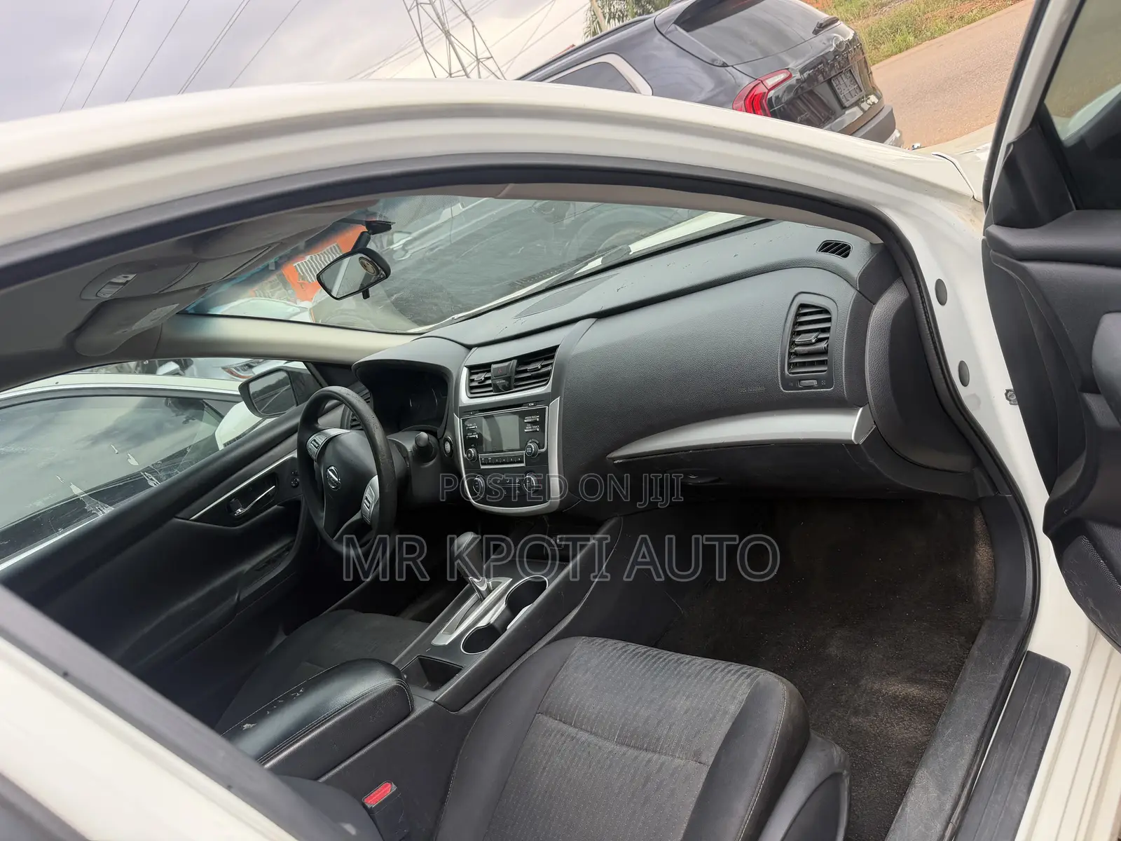 Nissan Altima 2018 White