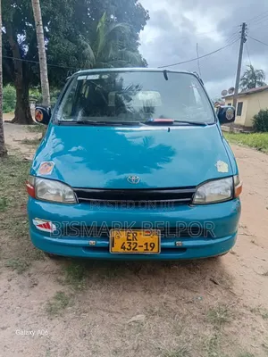 Toyota HiAce 2000 Blue