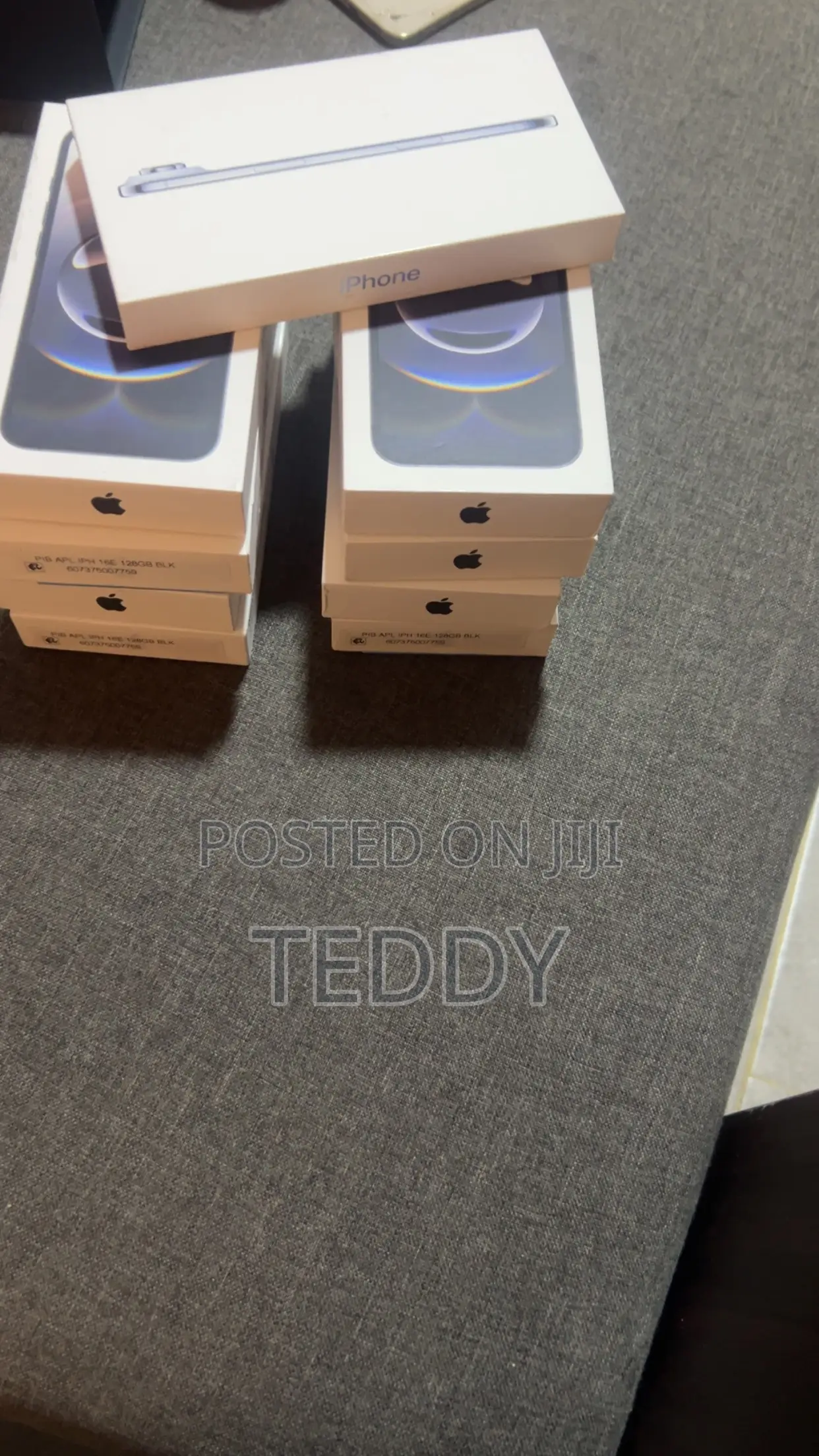 New Apple iPhone 16e 128 GB Black