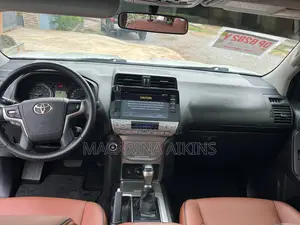 Toyota Land Cruiser Prado 2018 White