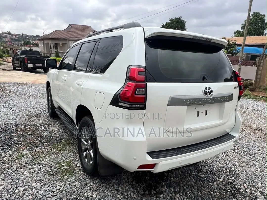 Toyota Land Cruiser Prado 2018 White