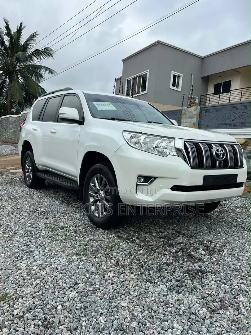 Toyota Land Cruiser Prado 2018 White