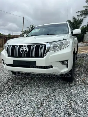Toyota Land Cruiser Prado 2018 White