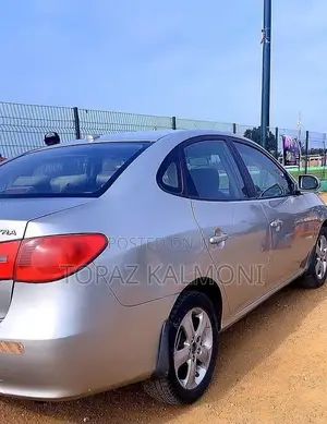 Hyundai Elantra 2010 Silver