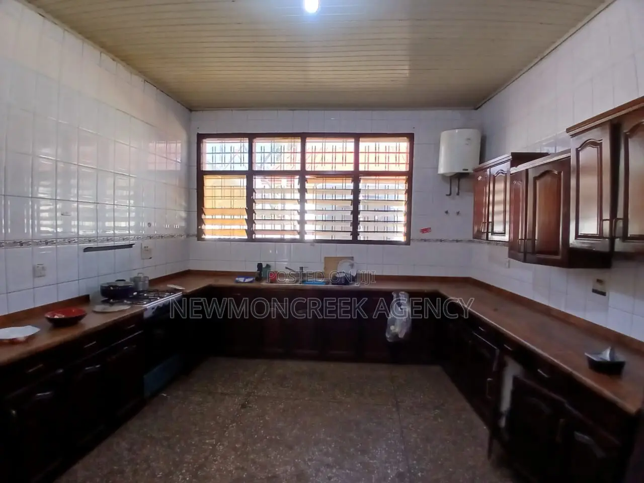 3bdrm Bungalow in Adenta Pantang, Barrier for sale