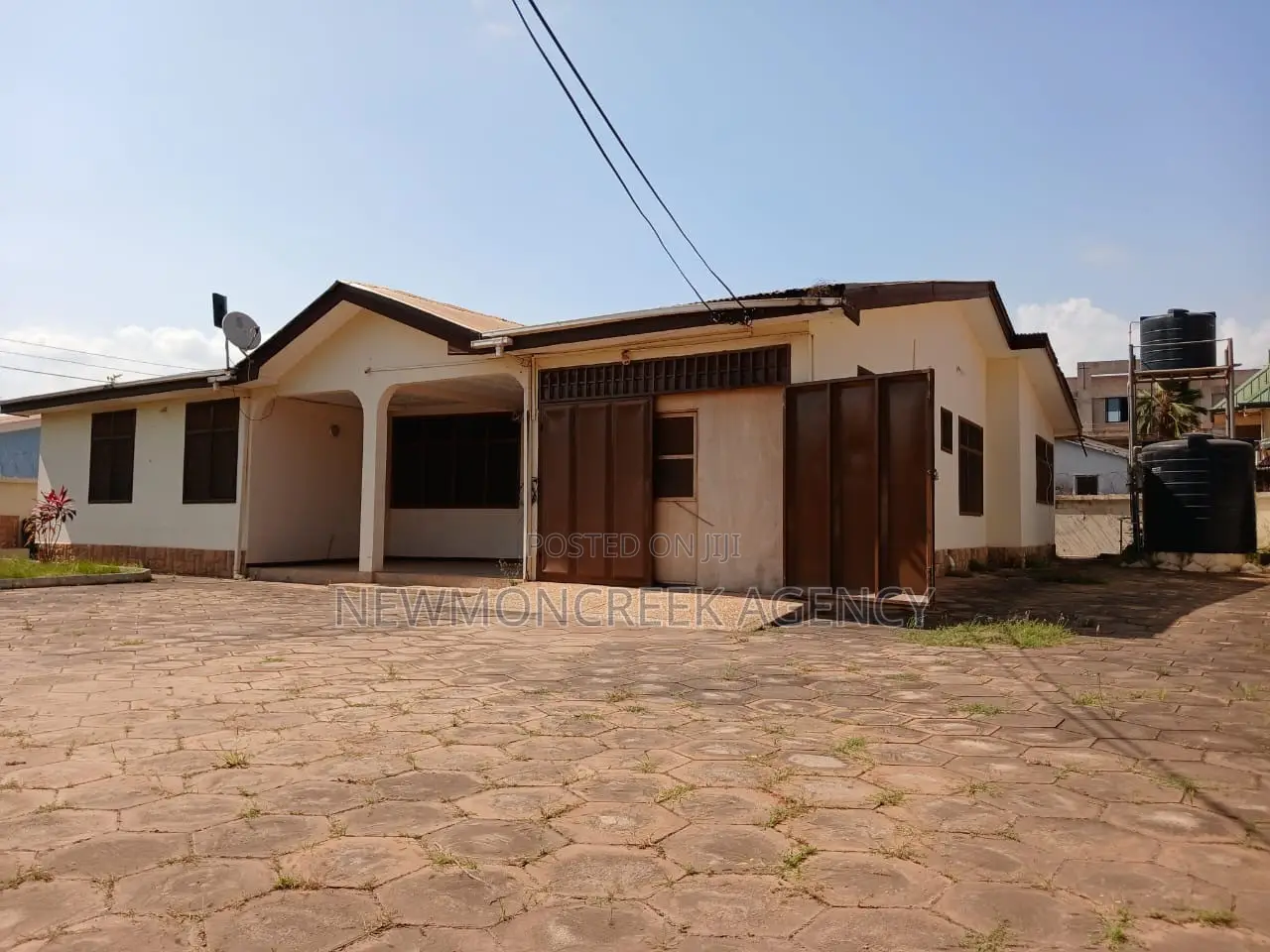 3bdrm Bungalow in Adenta Pantang, Barrier for sale
