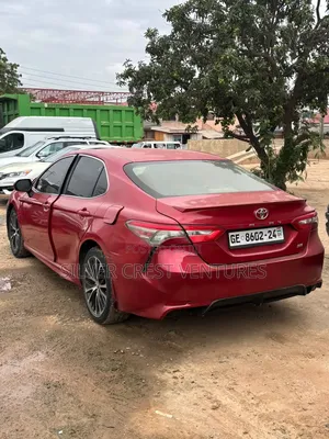 Toyota Camry SE FWD (2.5L 4cyl 8AM) 2018 Red