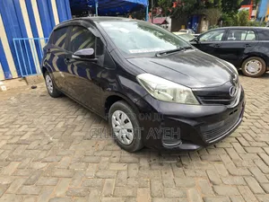 Toyota Vitz 2012 Purple