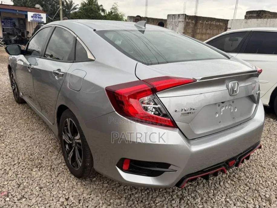 Honda Civic Touring 4dr Sedan (1.5L 4cyl) 2016 Silver