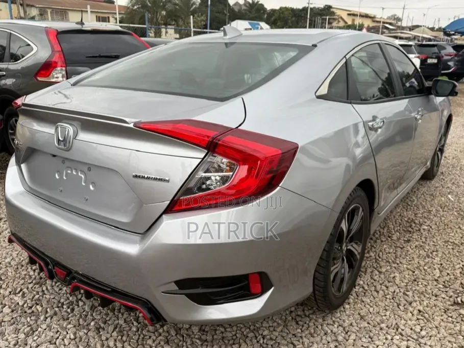 Honda Civic Touring 4dr Sedan (1.5L 4cyl) 2016 Silver