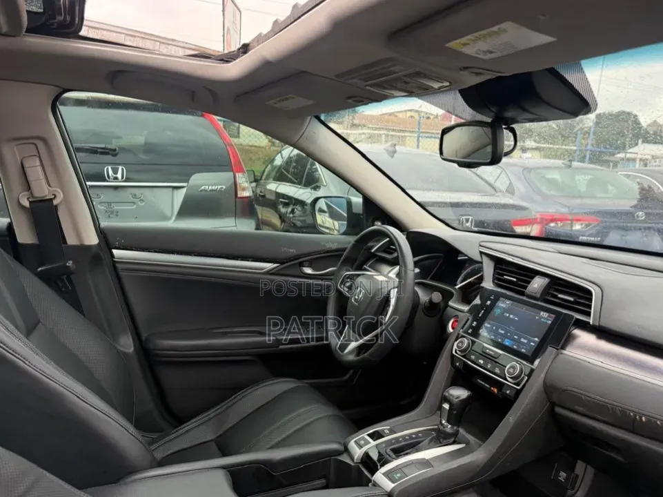 Honda Civic Touring 4dr Sedan (1.5L 4cyl) 2016 Silver