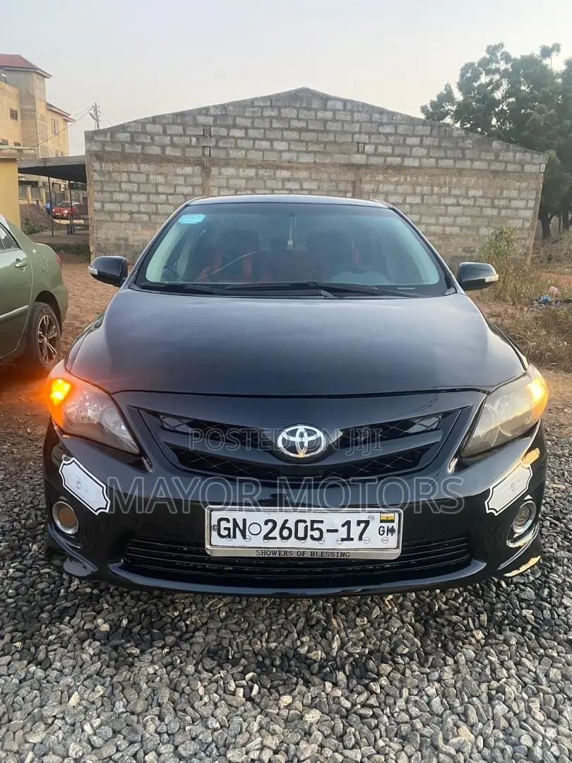 Toyota Corolla LE Special Edition 4dr Sedan (1.8L 4cyl 4A) 2013 Black