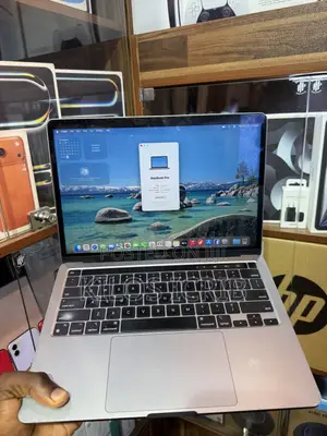 Laptop Apple MacBook Pro 2022 M2 8GB Apple M2 SSD 256GB