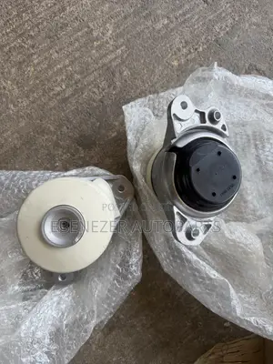 Mercedes Benz C300 W205 E300 E400 Engine Mount Seat