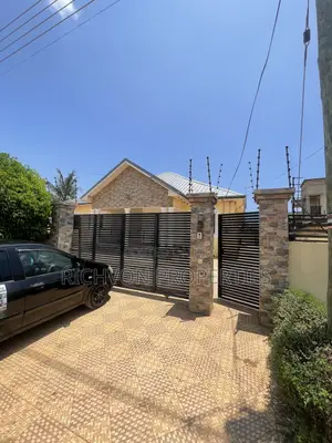 5bdrm Apartment in Richvon Properties, Baatsona Total for rent