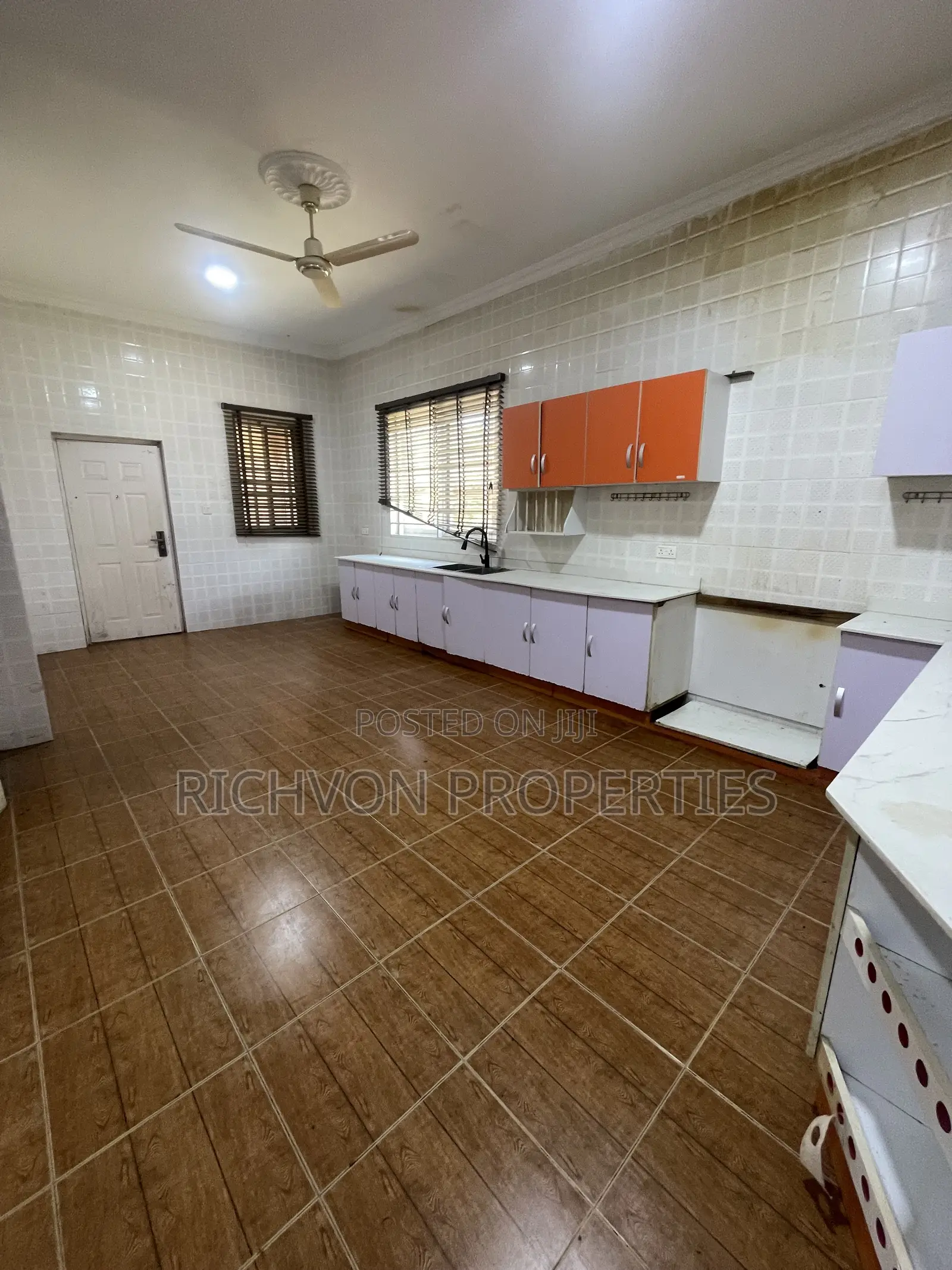 5bdrm Apartment in Richvon Properties, Baatsona Total for rent