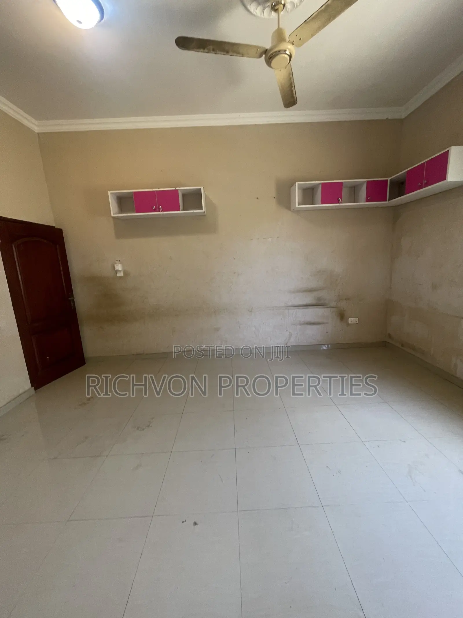 5bdrm Apartment in Richvon Properties, Baatsona Total for rent