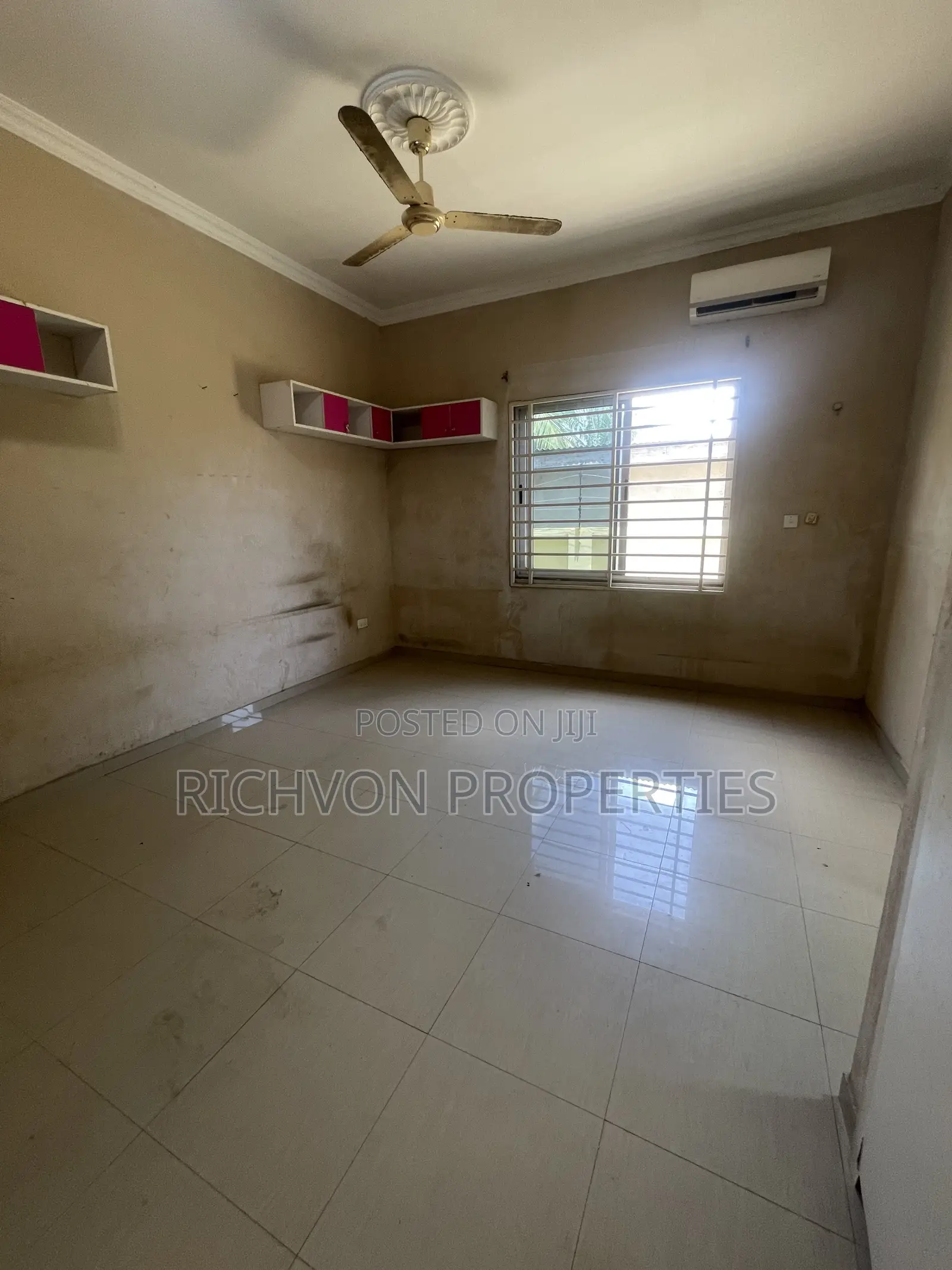 5bdrm Apartment in Richvon Properties, Baatsona Total for rent