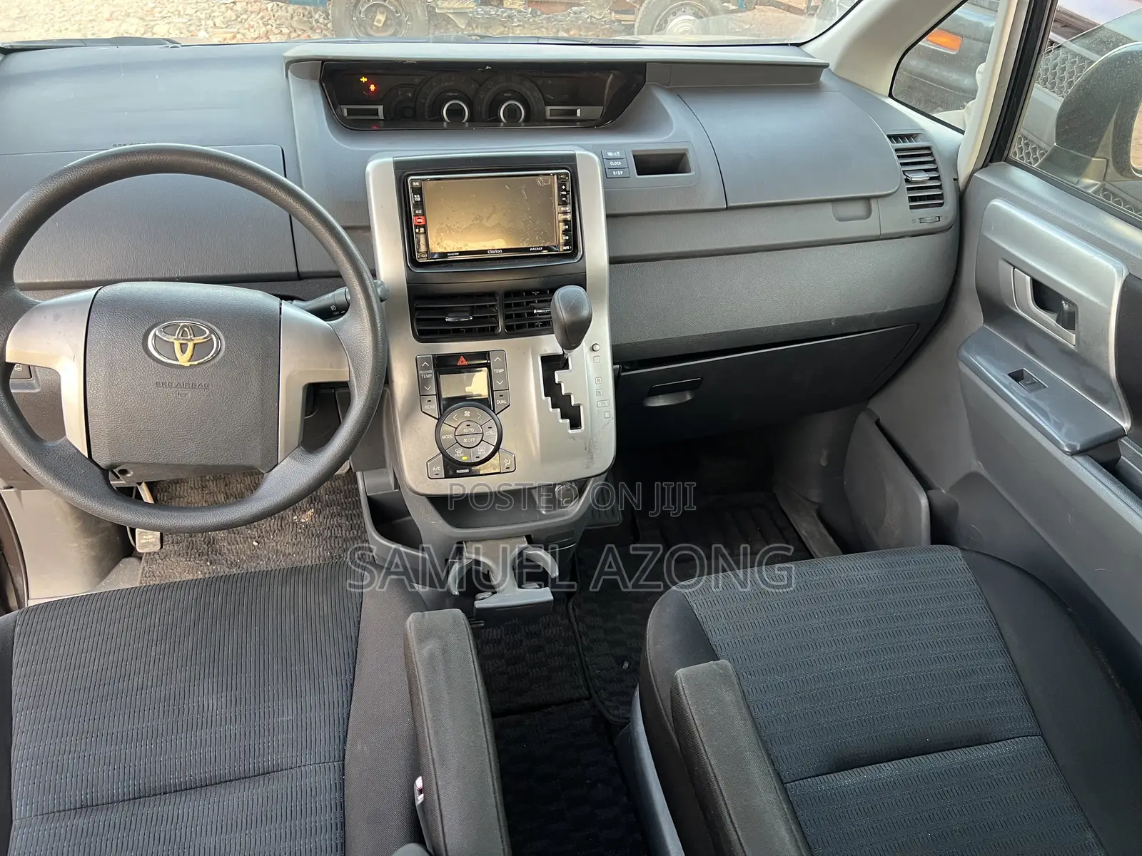 Toyota Voxy V 2WD 8-Seater 2010 Black