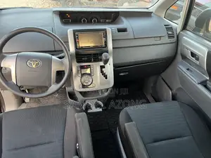 Toyota Voxy V 2WD 8-Seater 2010 Black