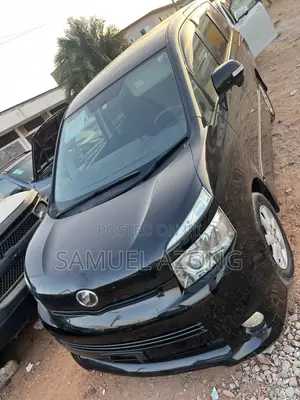 Toyota Voxy V 2WD 8-Seater 2010 Black
