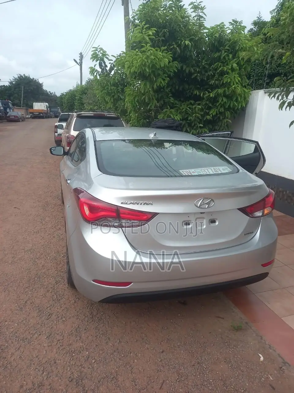 Hyundai Elantra Limited 4dr Sedan (1.8L 4cyl 6A) 2014 Silver