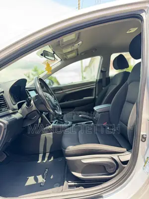 Hyundai Elantra SEL 2018 Silver