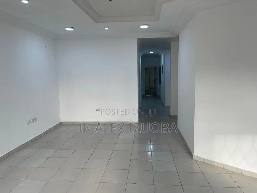 3bdrm House in Tema Community 25 for sale