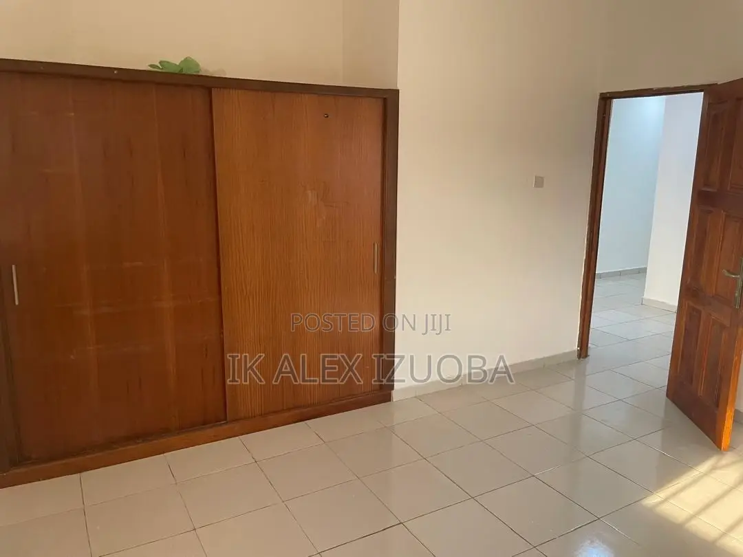 3bdrm House in Tema Community 25 for sale