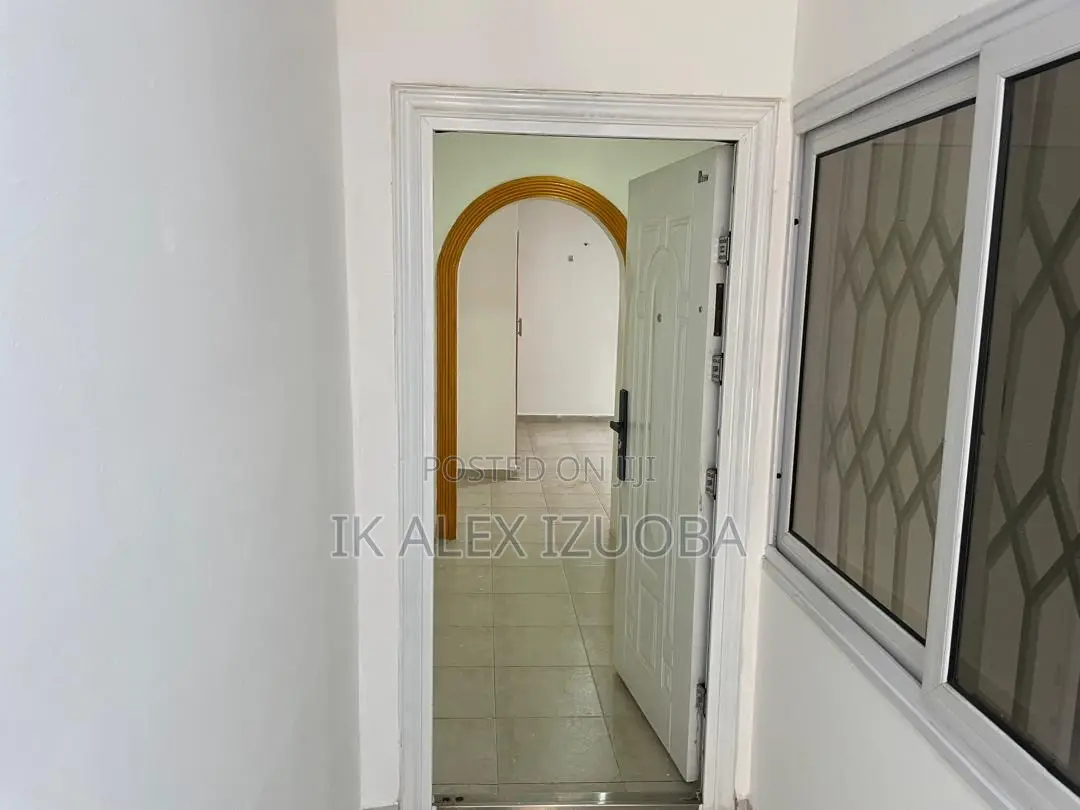 3bdrm House in Tema Community 25 for sale