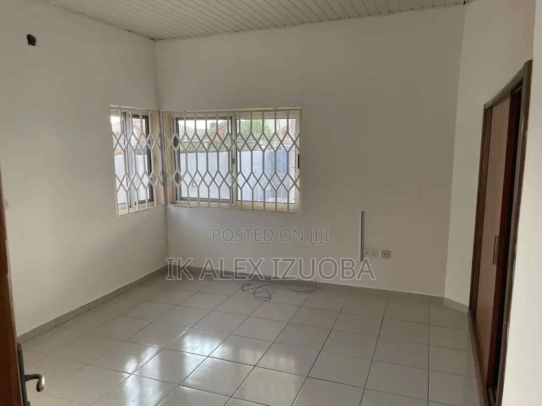 3bdrm House in Tema Community 25 for sale