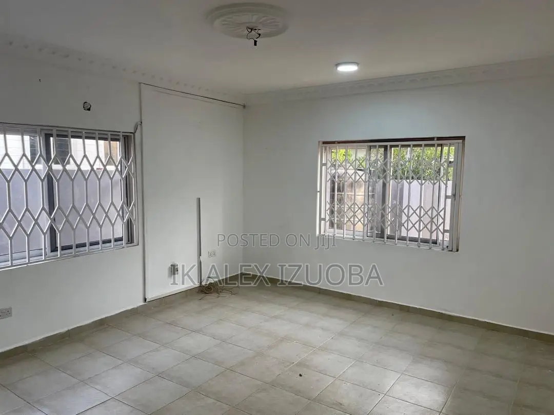 3bdrm House in Tema Community 25 for sale