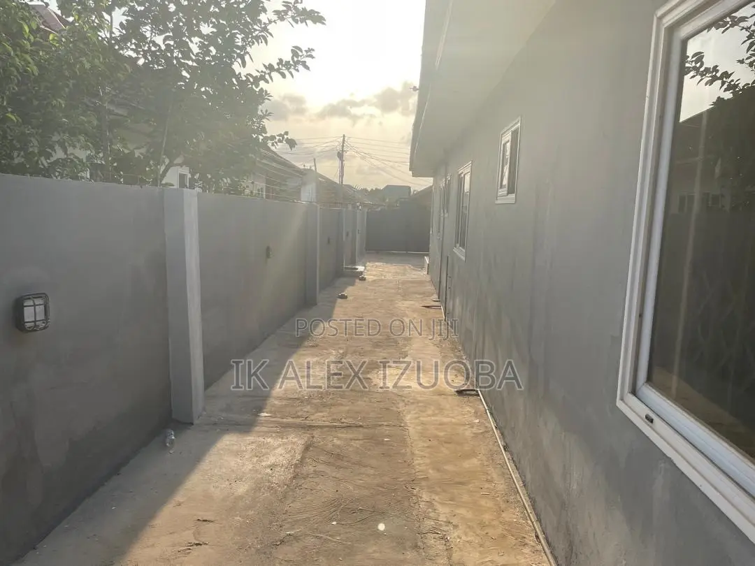 3bdrm House in Tema Community 25 for sale