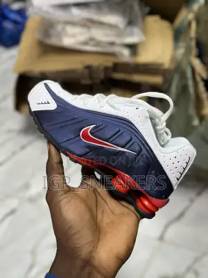 Nike Shox R4