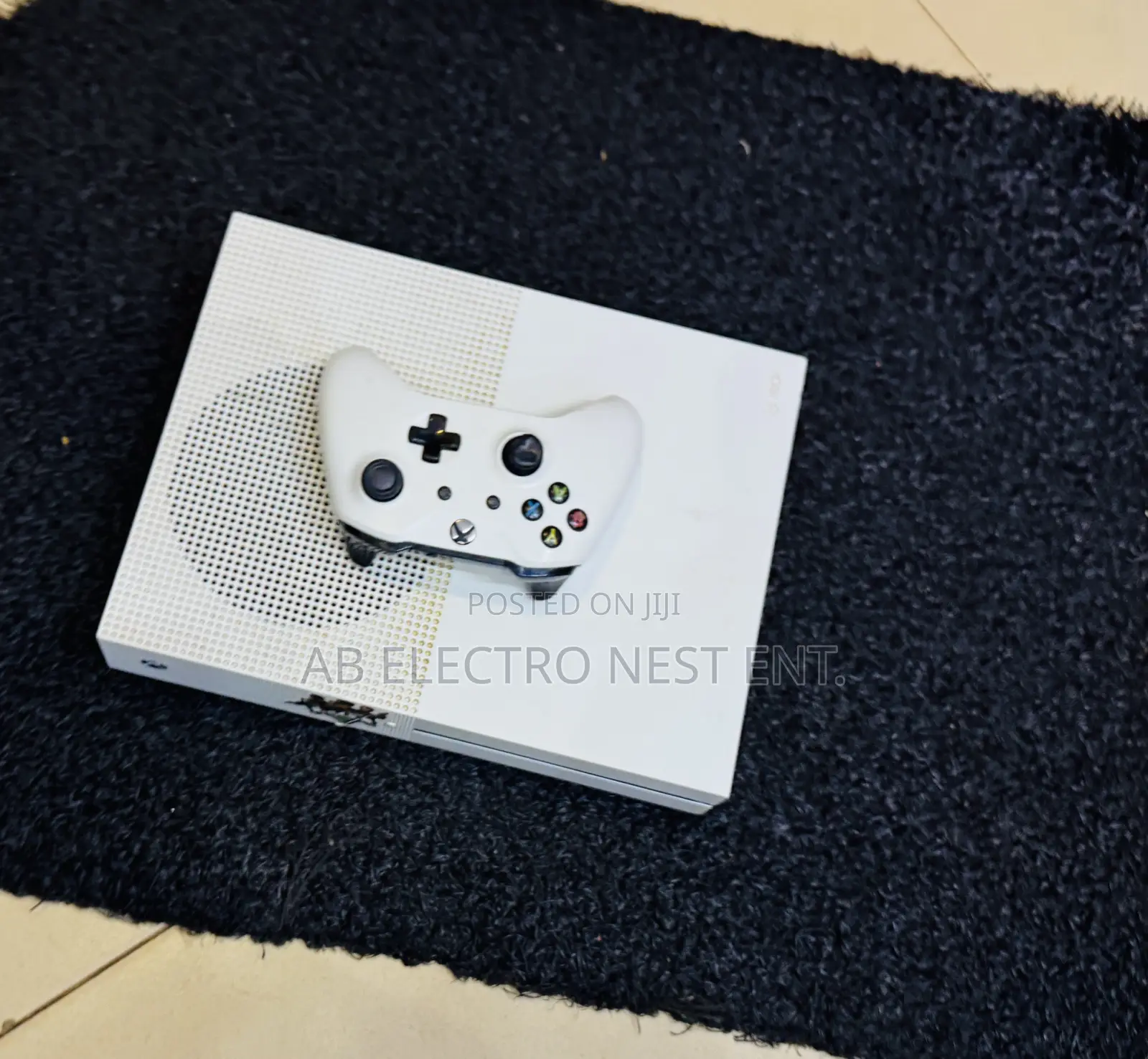Xbox One S With 9 Games Installed Plus One Controllers