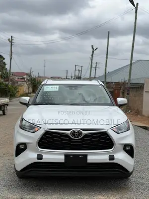 Toyota Highlander XLE AWD 2024 White