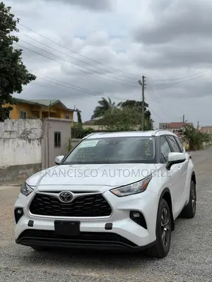 Toyota Highlander XLE AWD 2024 White