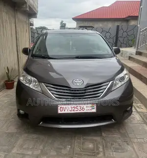 Toyota Sienna 2017 Gray