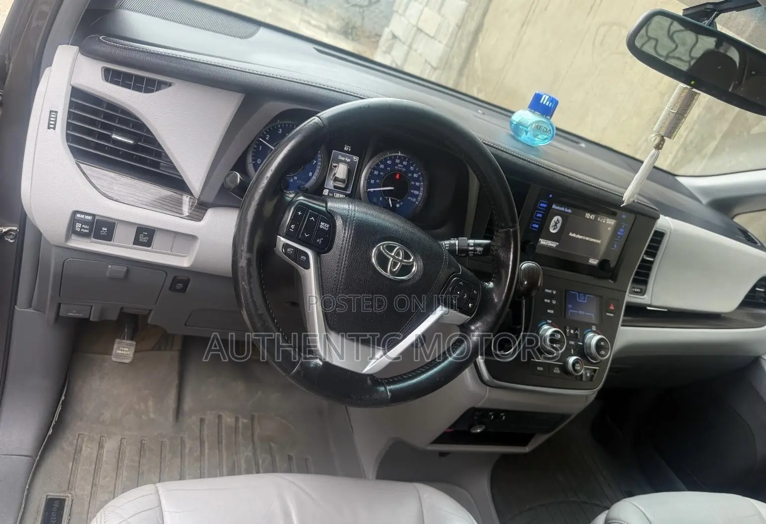 Toyota Sienna 2017 Gray