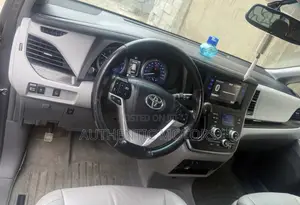 Toyota Sienna 2017 Gray